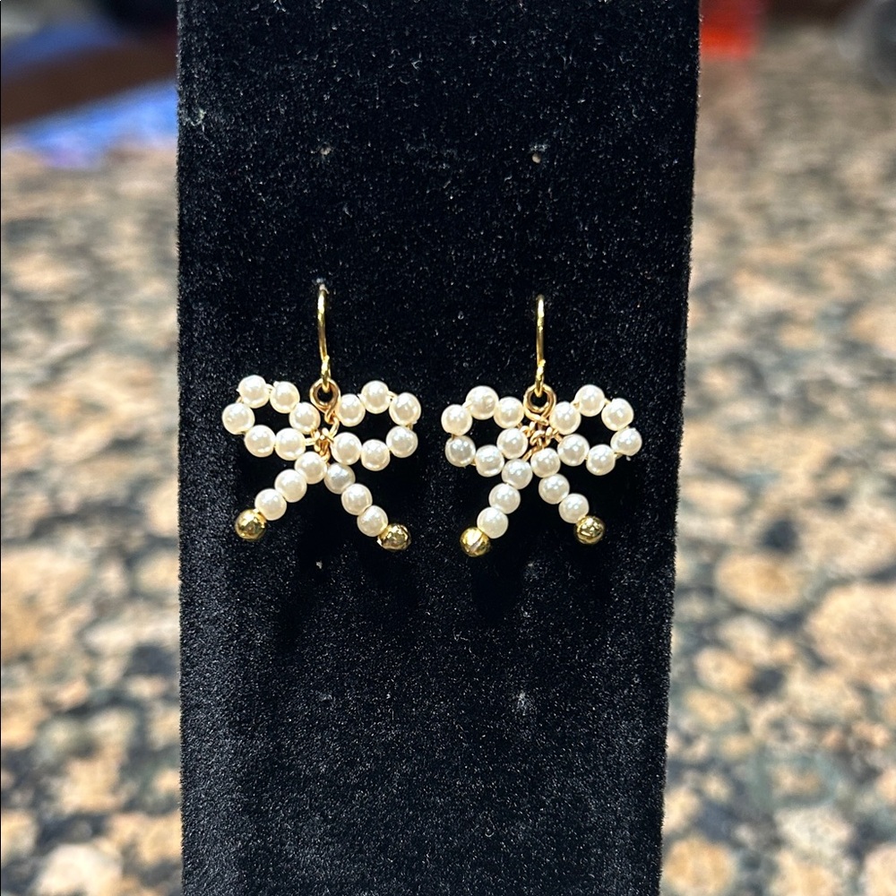 Elegant Gold and Pearl Bow Earrings